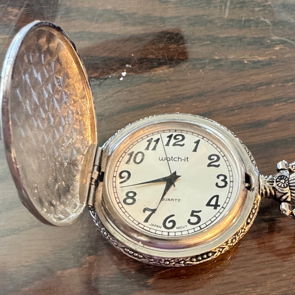 Silver Quartz pocket Watch by watch it